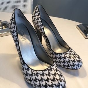 Oh...Deer! Waldorf Pump Size 8 1/2